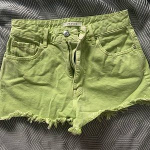 Pacsun lime green shorts 🧚🏻🩲👒 perfect for summer parties ✨